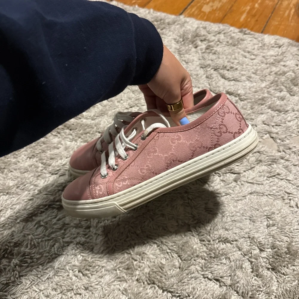 Gucci Women's Pink Lace-Up Sneakers - Picture 4 of 6